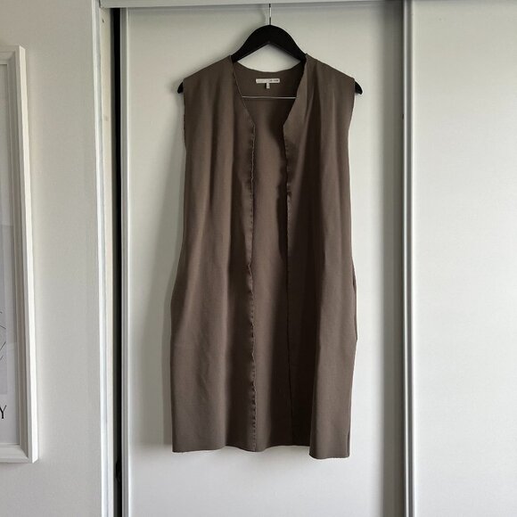 Oak and Fort | Sleeveless Vest With Pockets - Picture 4 of 8